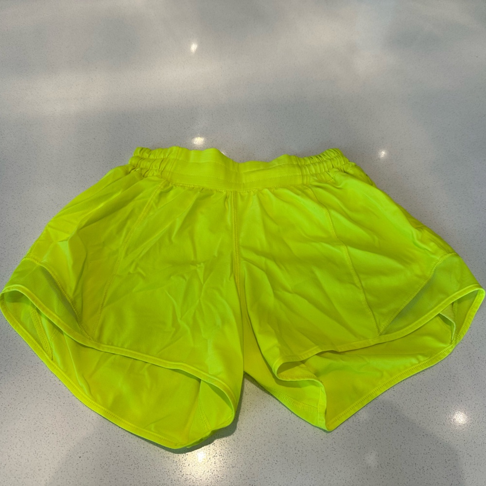 Lululemon Athletica Yellow Athletic Shorts Lightweight Moisture-Wicking